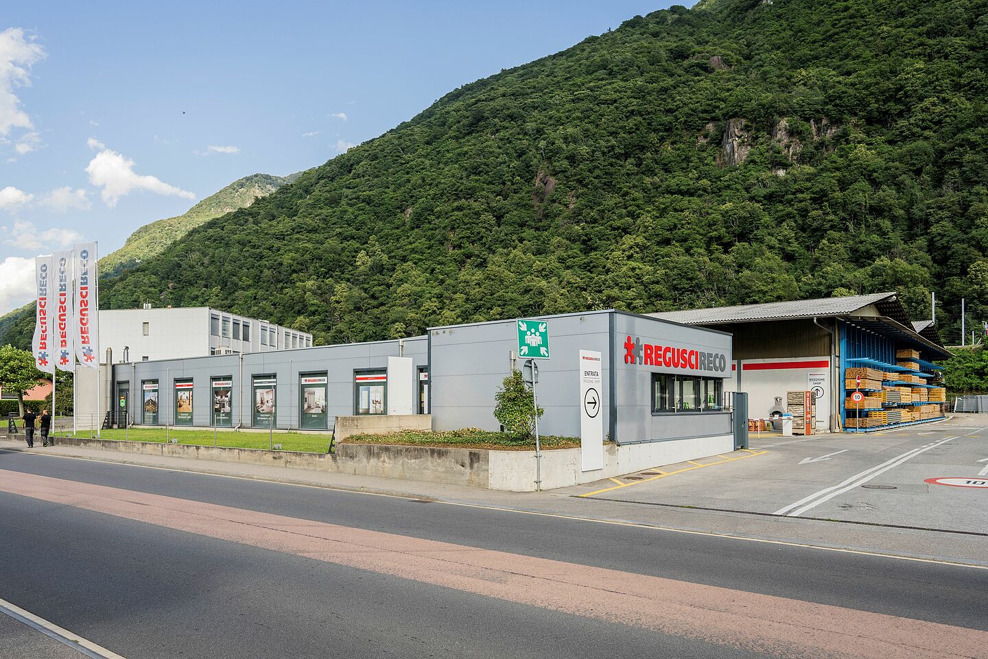 RegusciReco, BMS Building Materials Suisse, Zulieferant Baumaterial im Rohbau und Innenausbau